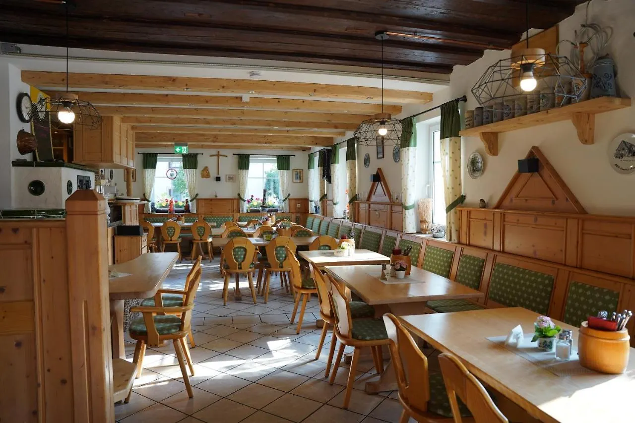 Hotel Gasthof Weisser Loewe 부르그탄