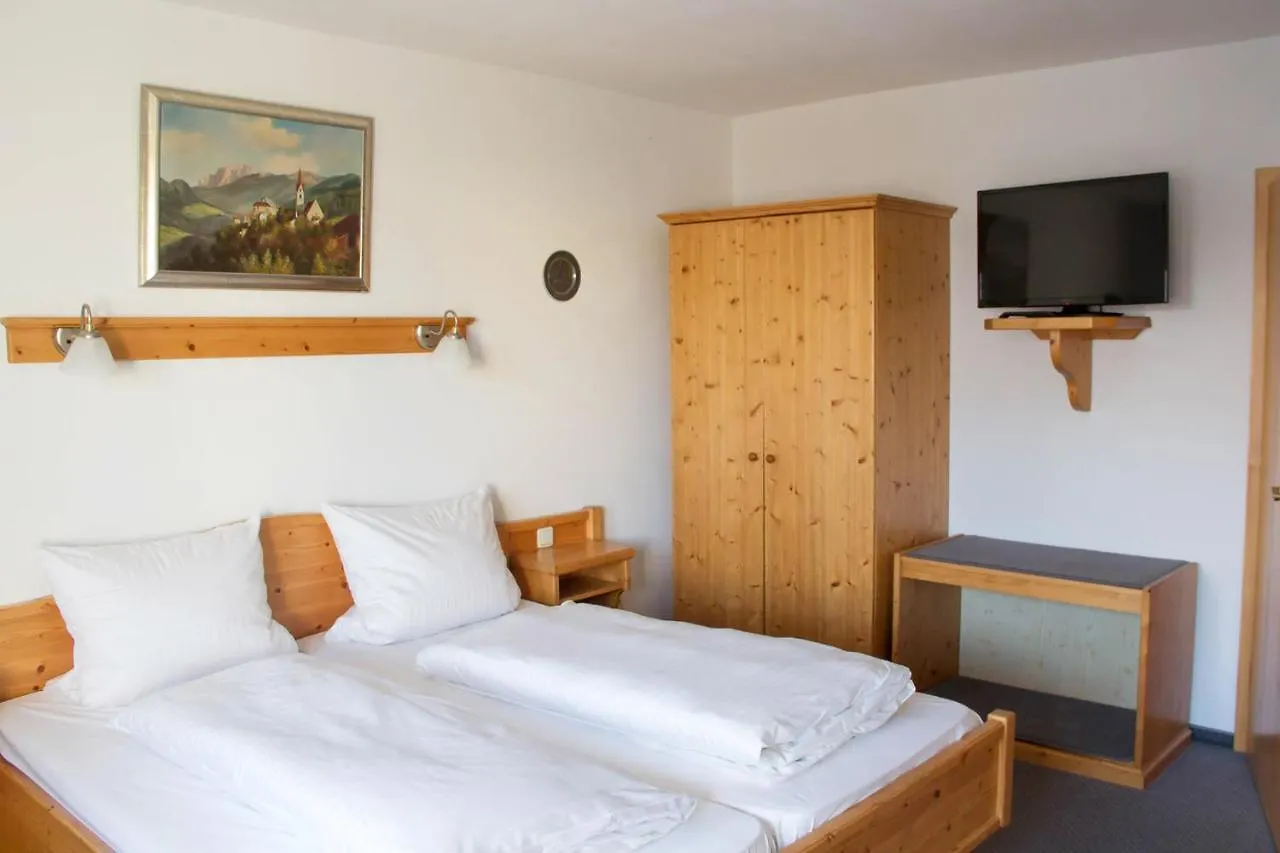 Hotel Gasthof Weisser Loewe 부르그탄